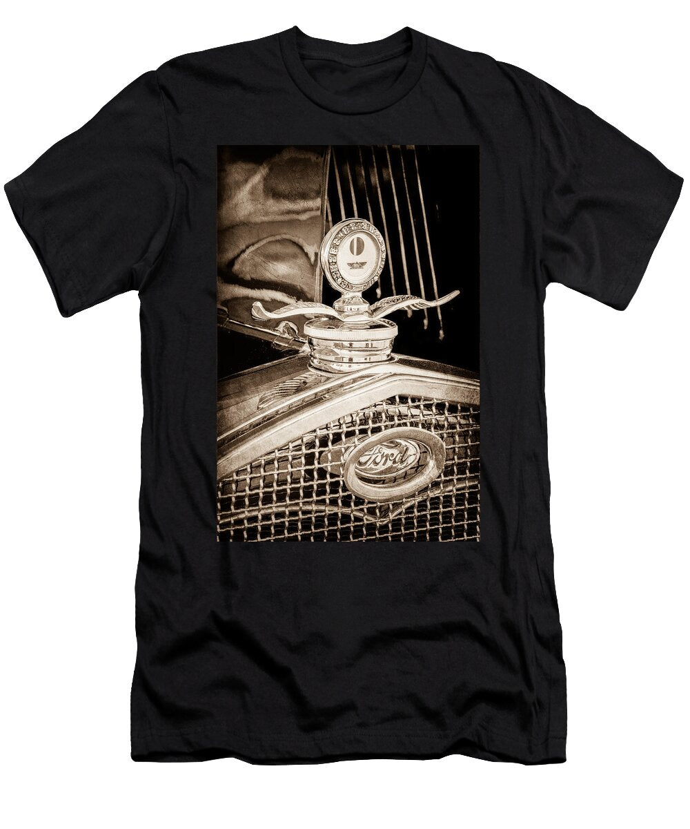 1 1931 Model a Ford Deluxe Roadster Hood Ornament Jill Reger T-Shirt