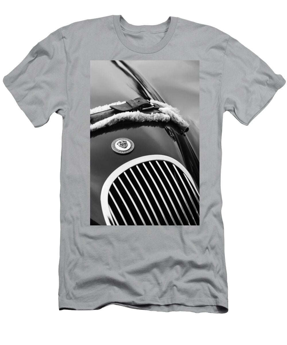 1 1953 Jaguar Xk 120se Roadster Grille Emblem Jill Reger T-Shirt