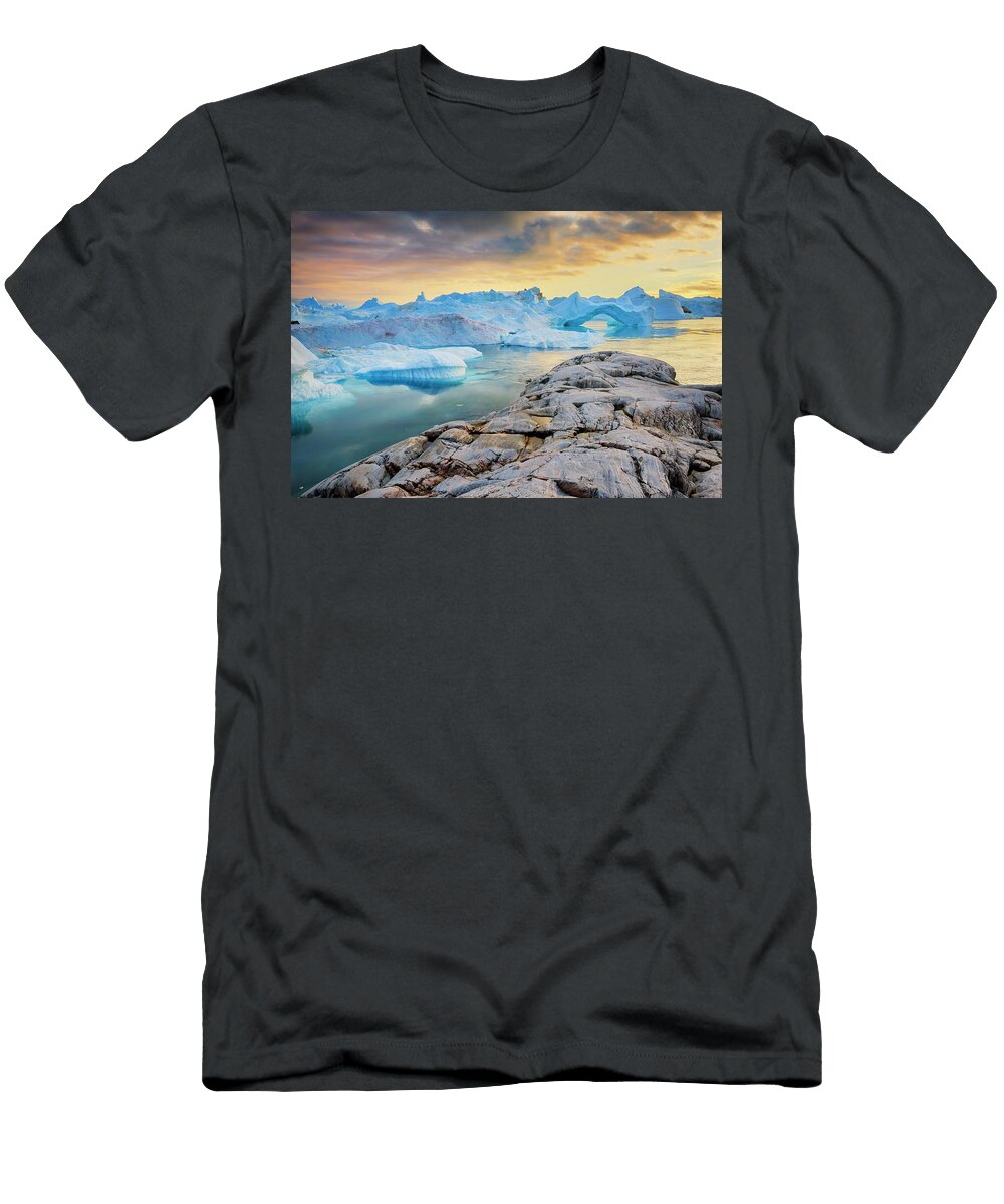 1 Iceberg in Disko Bay Greenland Cornelia Dorr T-Shirt