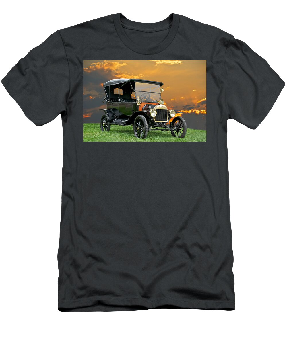 1914 Ford Model T Touring Car Dave Koontz T-Shirt