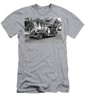 1932 Chrysler Imperial Sedan with Young Child Retrographs T-Shirt