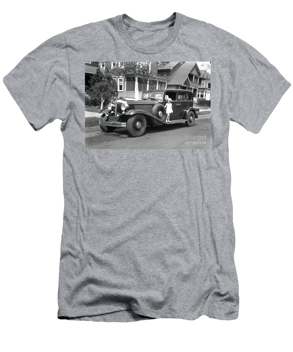 1932 Chrysler Imperial Sedan with Young Child Retrographs T-Shirt