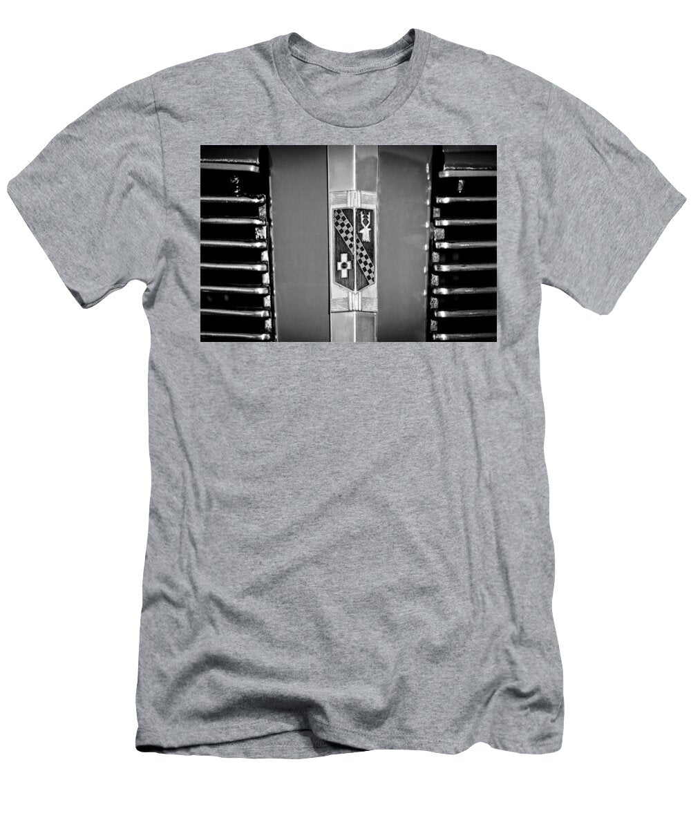 1937 Buick Boattail Roadster Grille Emblems 1021bw Jill Reger T-Shirt