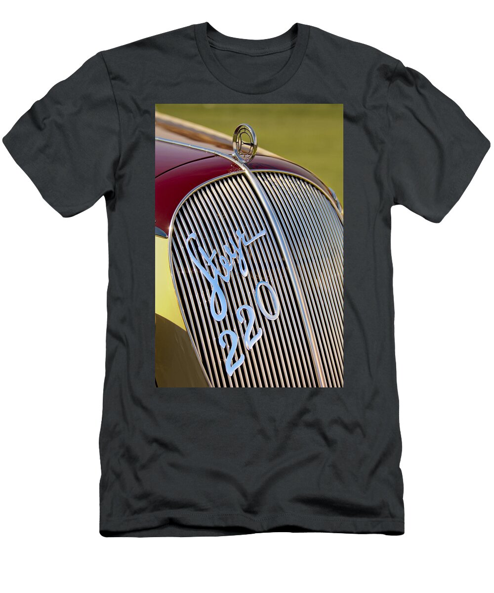 1938 Steyr 220 Glaser Roadster Grille Emblem Jill Reger T-Shirt
