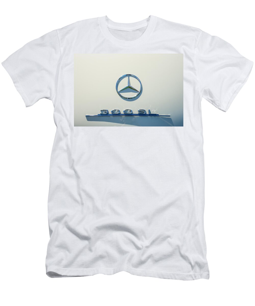 1961 Mercedes Benz 300sl Roadster Emblem Jill Reger T-Shirt