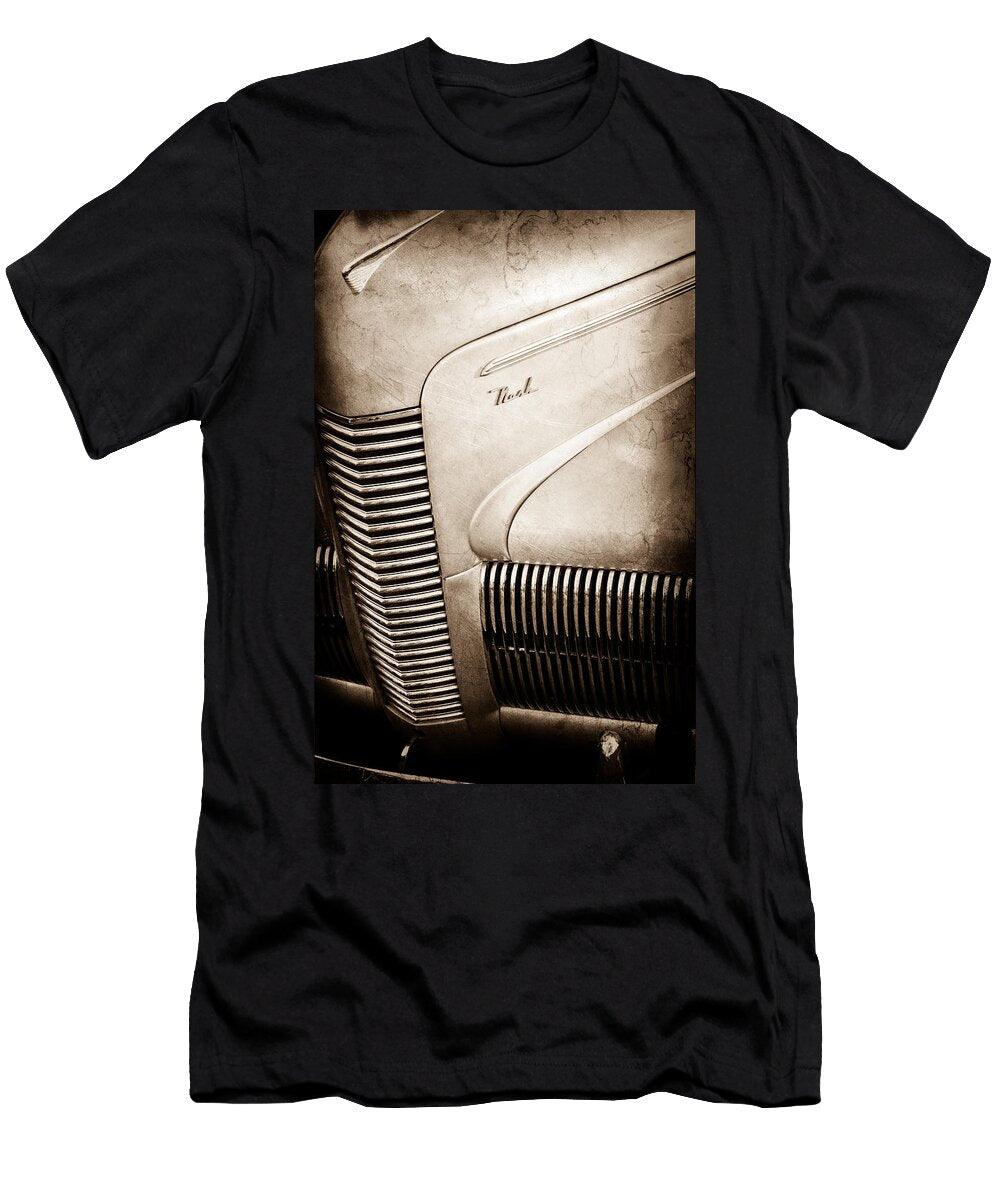 2 1940 Nash Sedan Grille Jill Reger T-Shirt