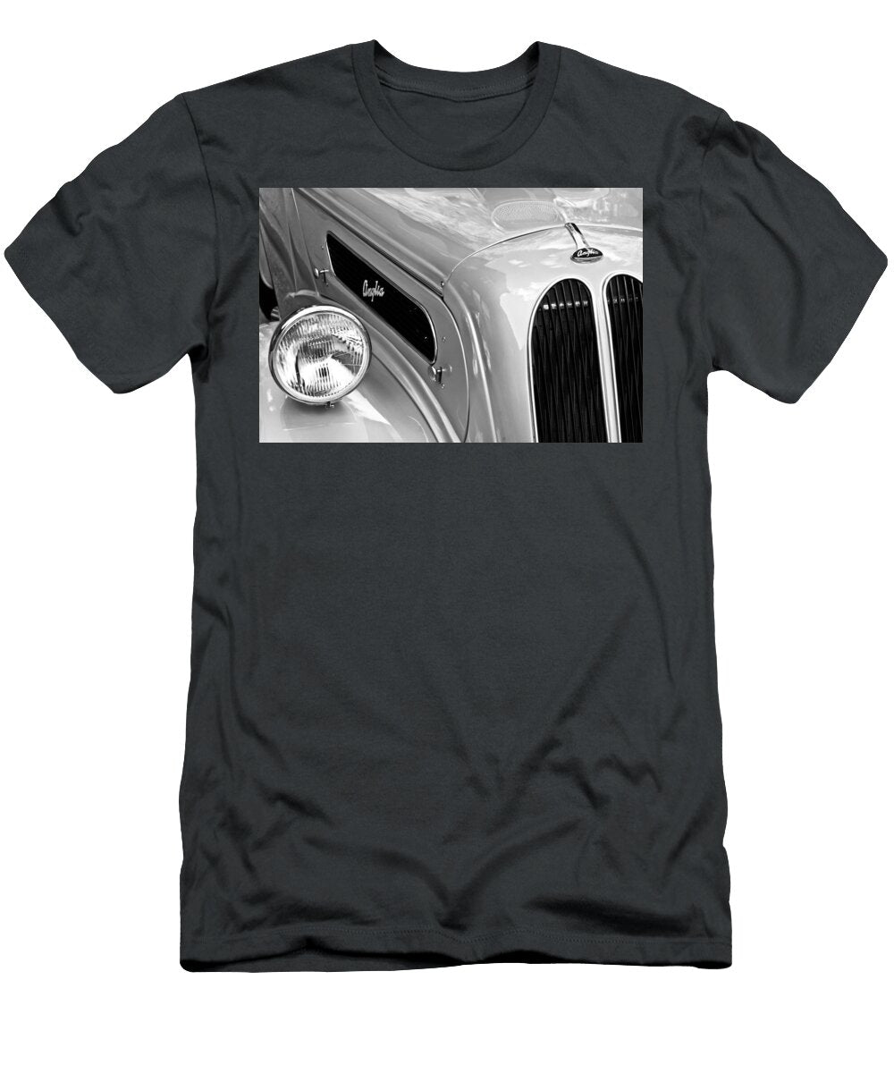 2 1948 Anglia 2 Door Sedan Grille Emblem Jill Reger T-Shirt