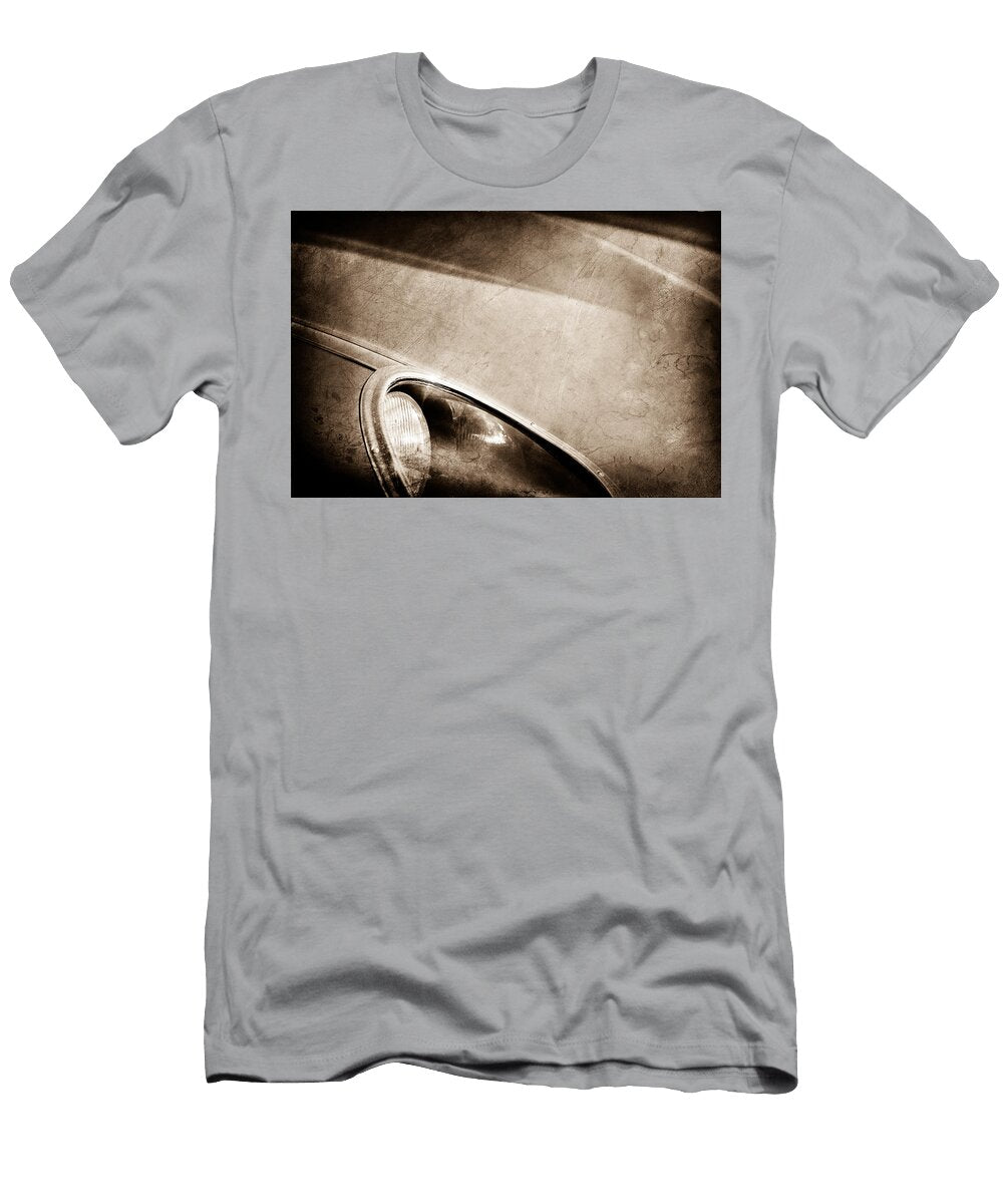 2 1963 Jaguar Xke Roadster Headlight Jill Reger T-Shirt