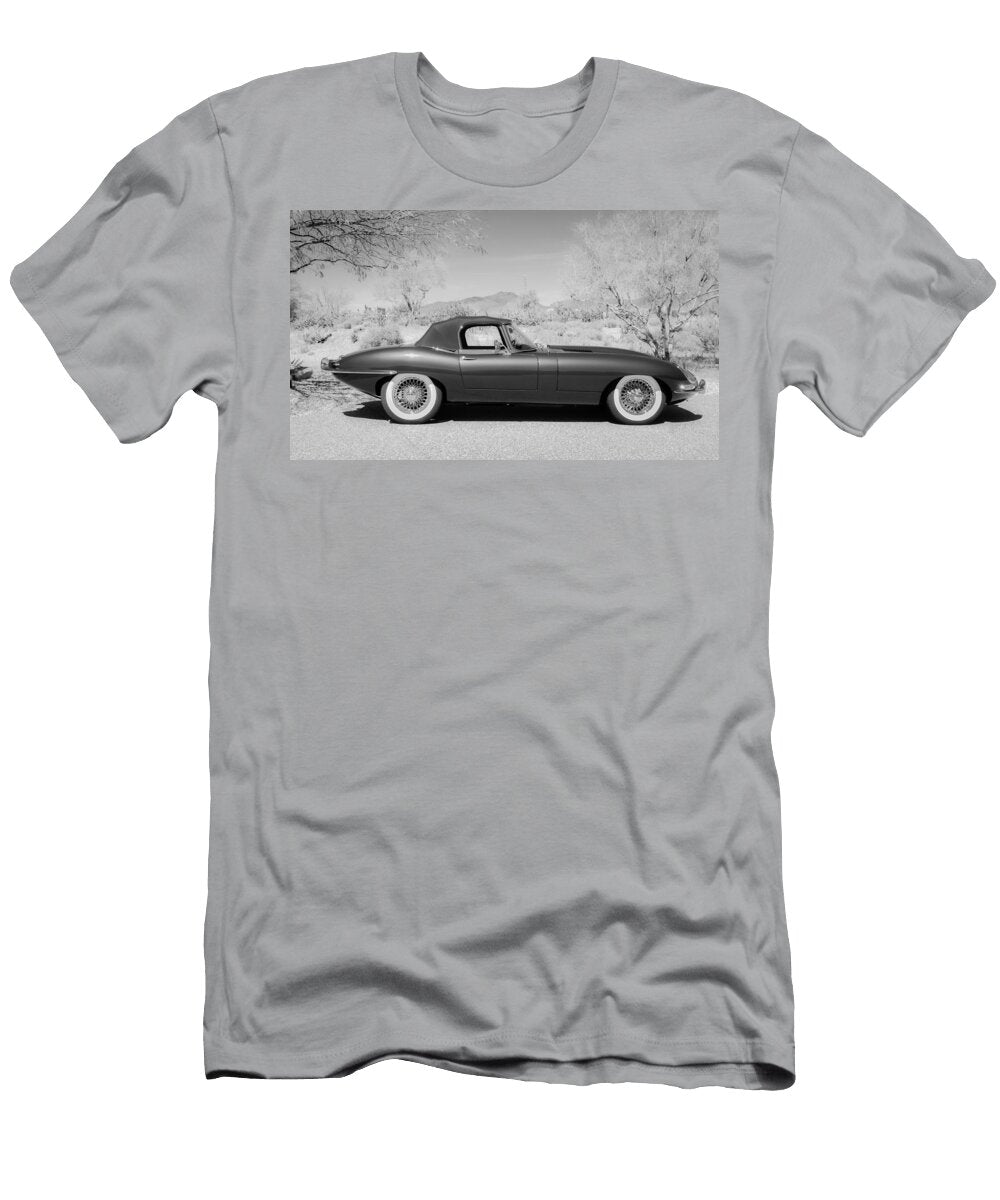 2 1963 Jaguar Xke Roadster Jill Reger T-Shirt