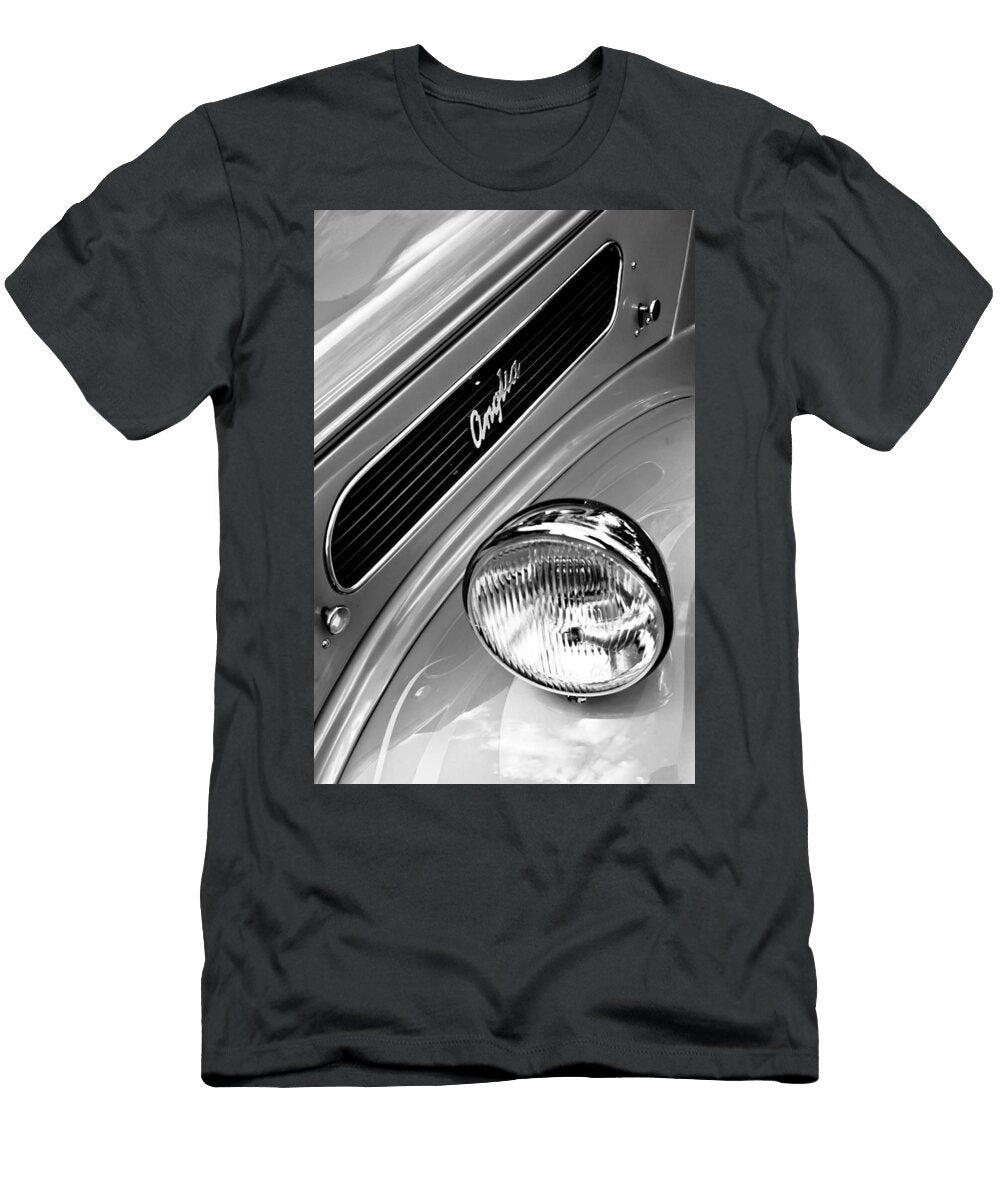 3 1948 Anglia 2 Door Sedan Grille Emblem Jill Reger T-Shirt