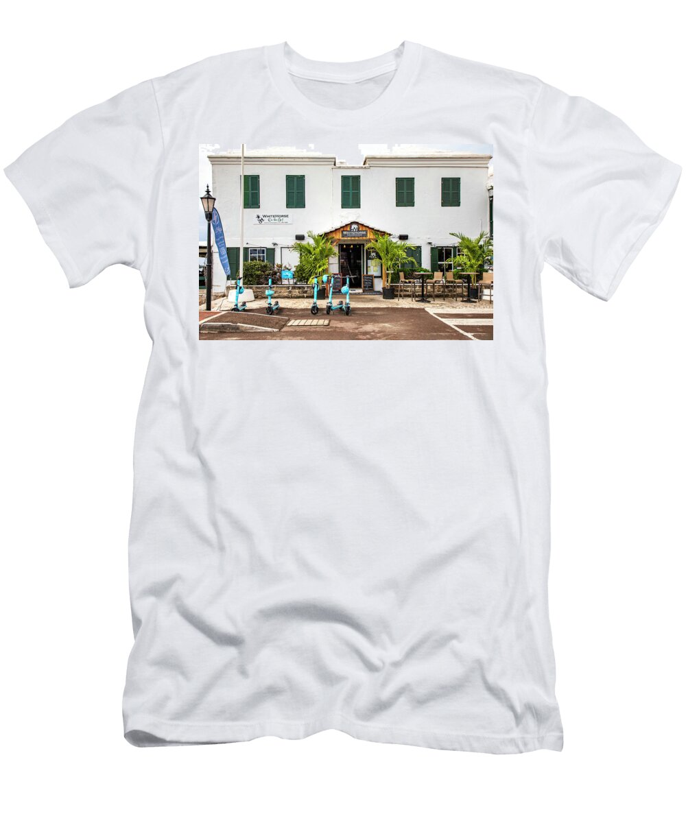 Bermuda Saint George White Horse Pub and Restaurant in Historic Town Lumiere T-Shirt