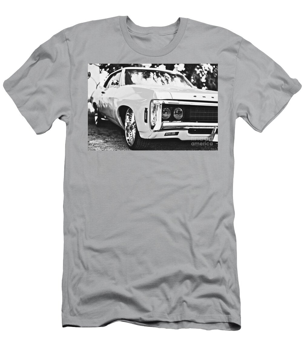 Chrome and Steel Classic American Muscle Car Vintage Front View Black and White Dmr Filho T-Shirt