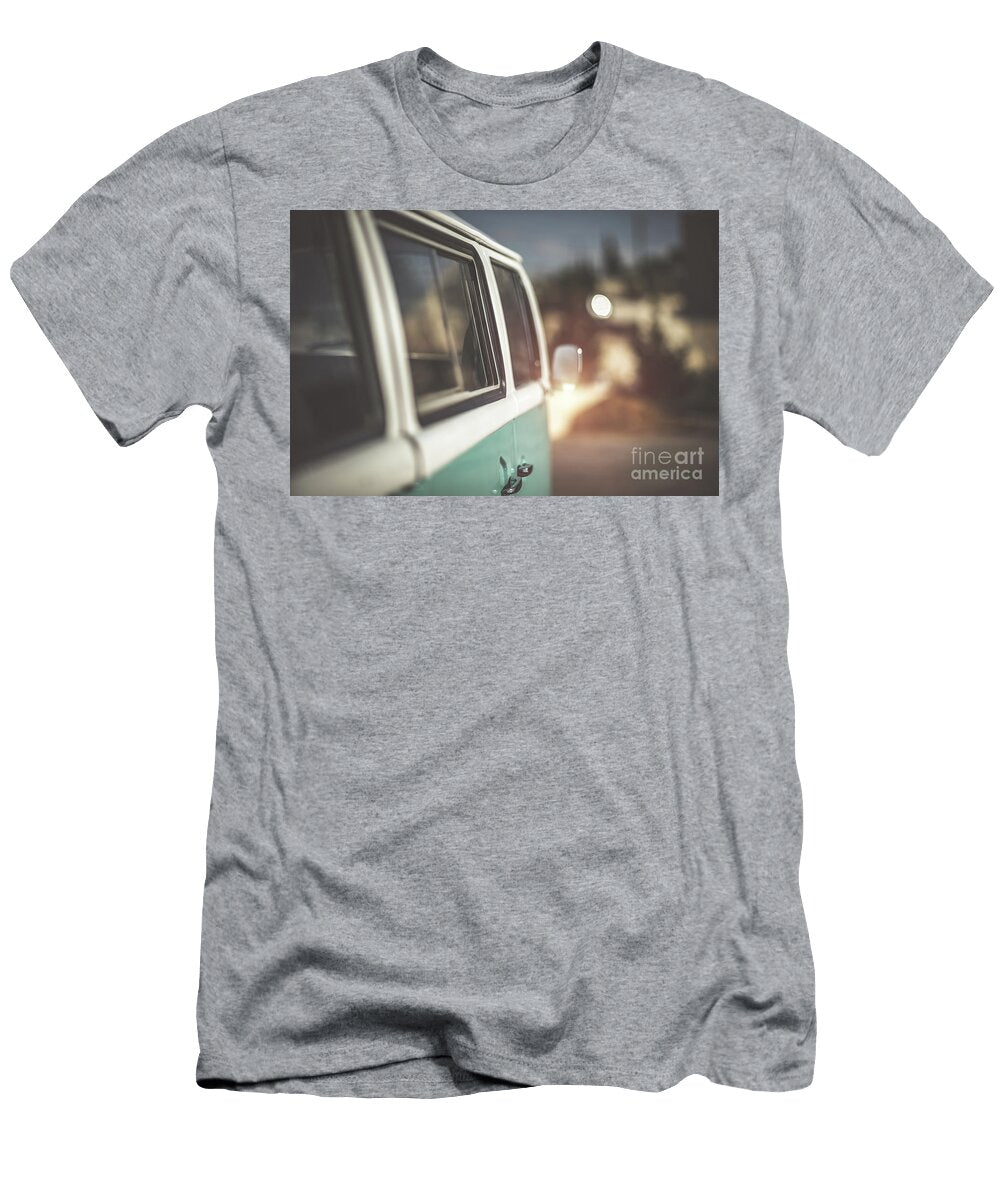 Cute Old Fashioned Campervan Anna Om T-Shirt