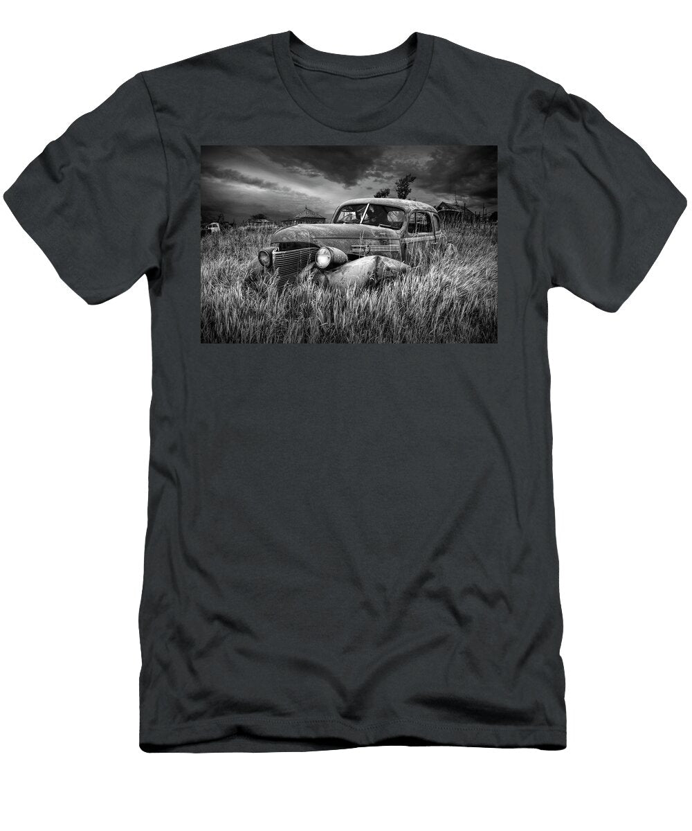 Derelict Vintage Auto in Black and White Randall Nyhof T-Shirt