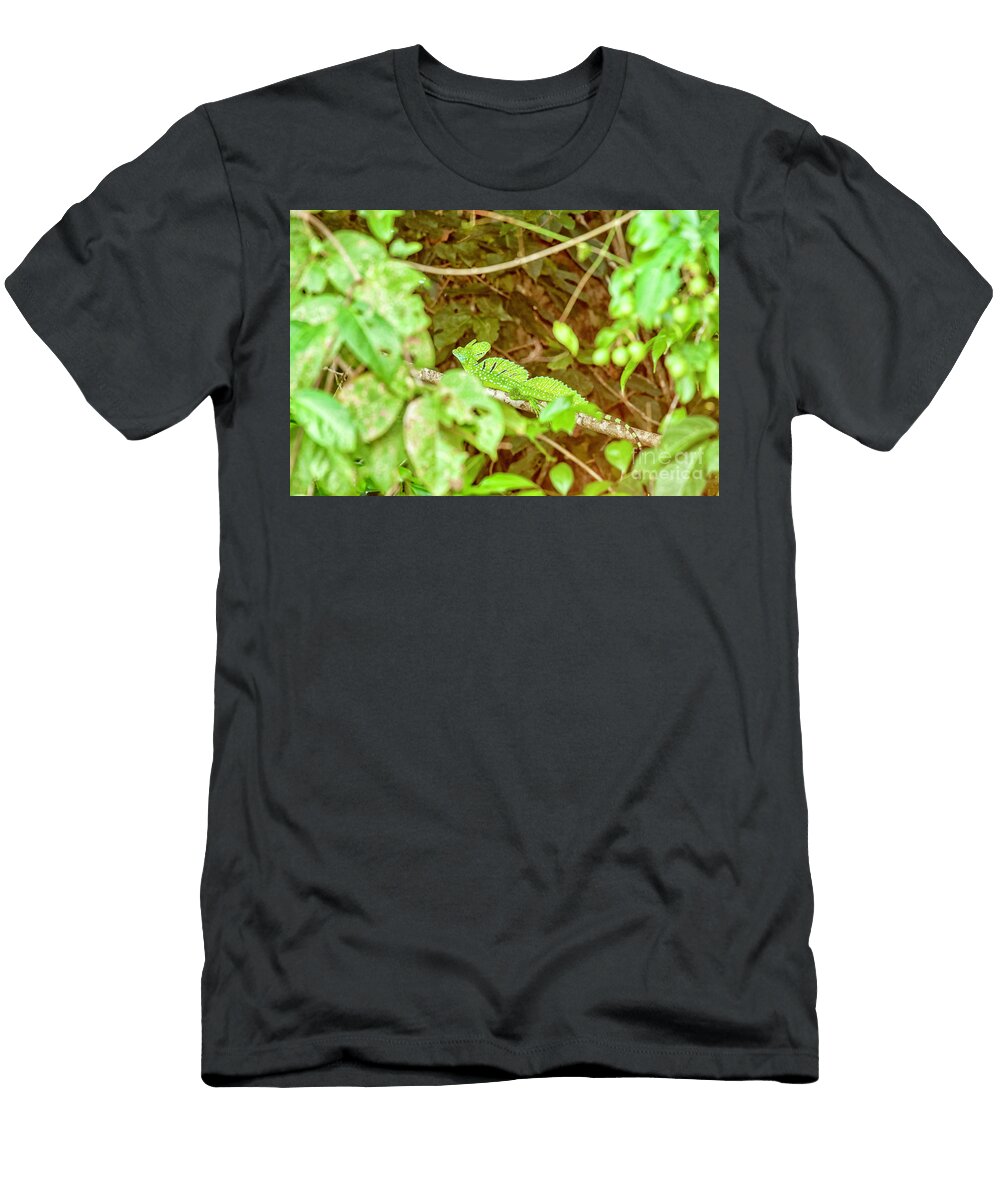 Green Basilisk Lizzard Patricia Hofmeester T-Shirt