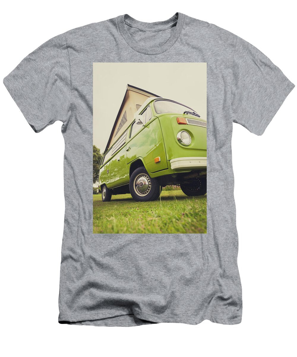 Green VW T2 Camper Roof Up Richard Nixon T-Shirt