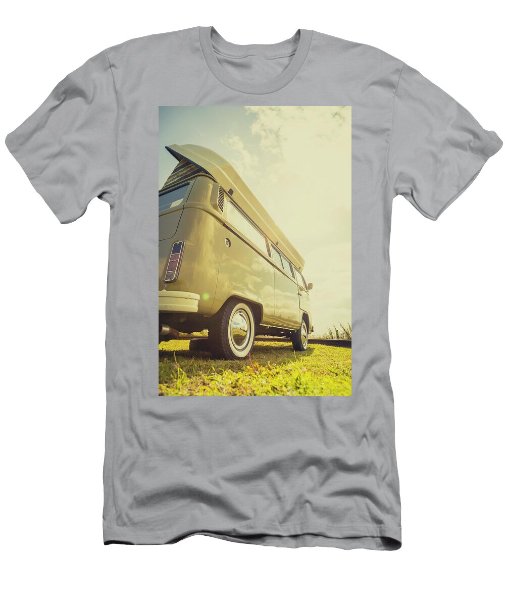 Green VW T2 Camper Van 01 Richard Nixon T-Shirt
