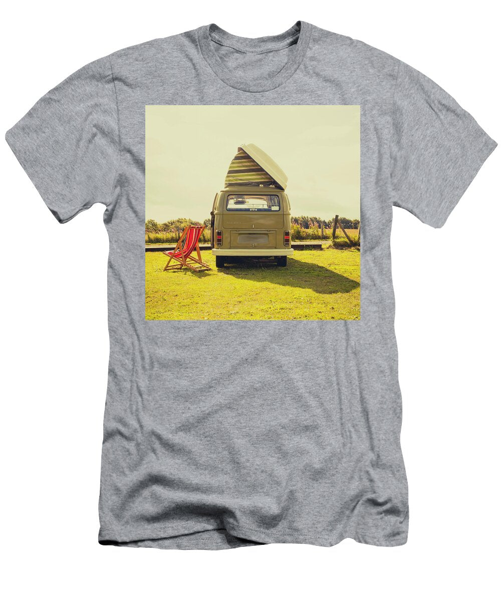 Green VW T2 Camper Van Rear View Richard Nixon T-Shirt