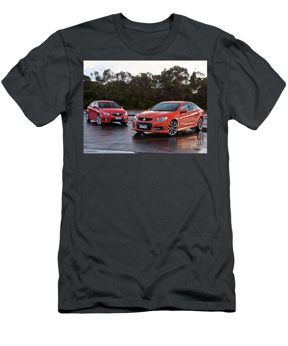 Holden Cruzecdx Hatchback Holden Commodore Vf Vladyslav Shapovalenko T-Shirt