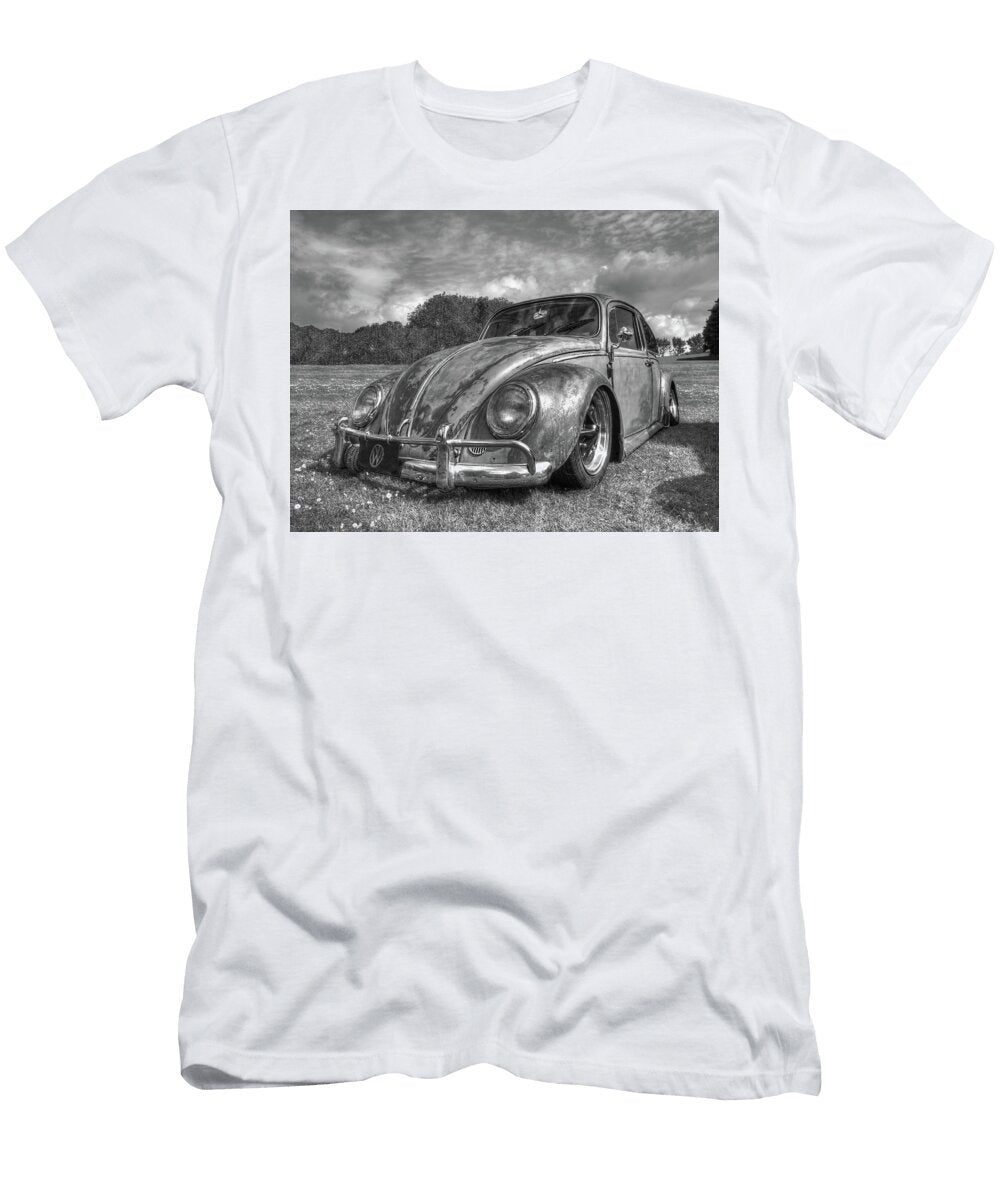 Rusty Bug VW Beetle in Black and White Gill Billington T-Shirt