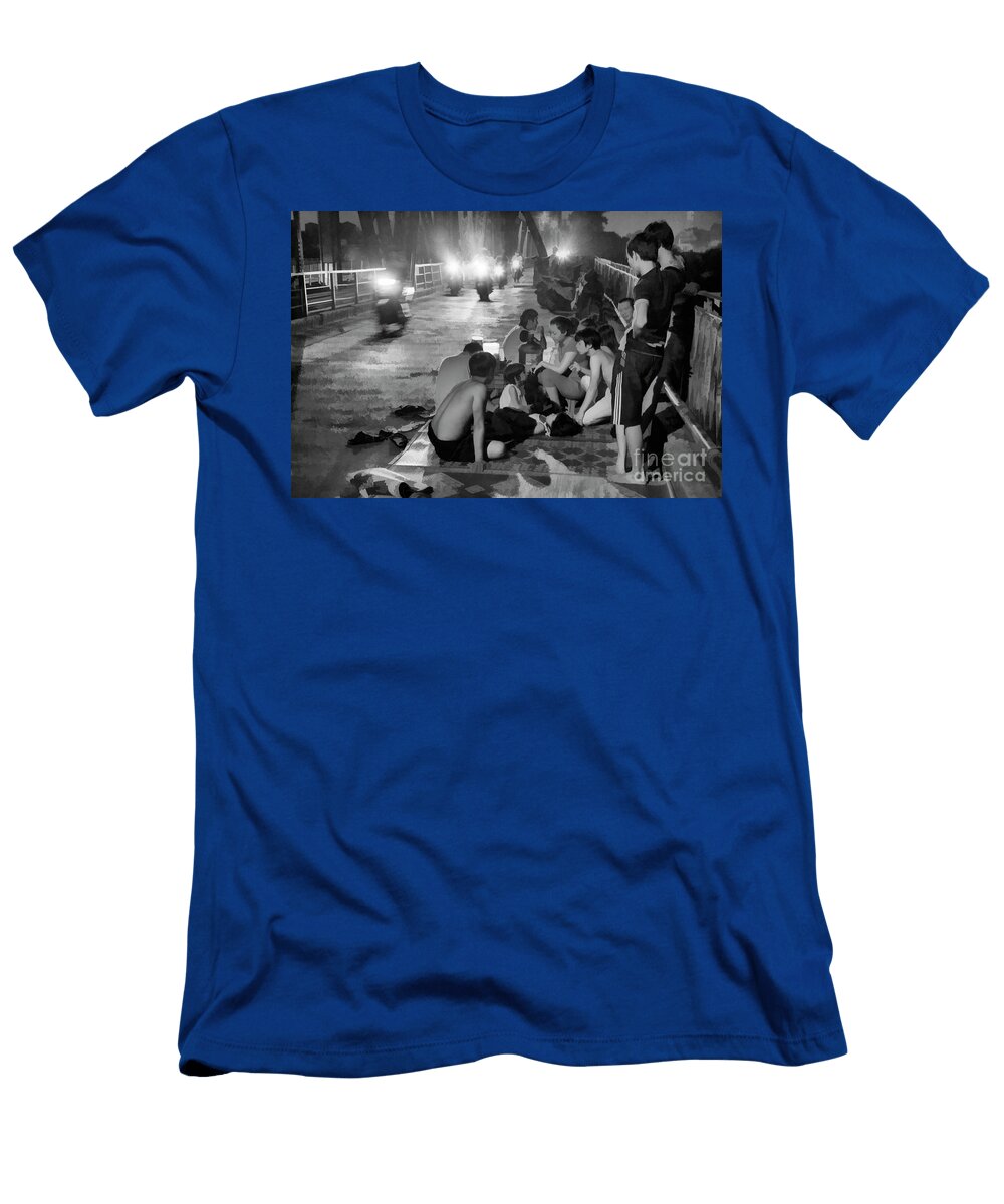 Saturday Night Family Long Bien Bridge Chuck Kuhn T-Shirt
