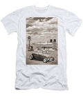 Street Rod At Frontier Station Sepia Mike Mcglothlen T-Shirt