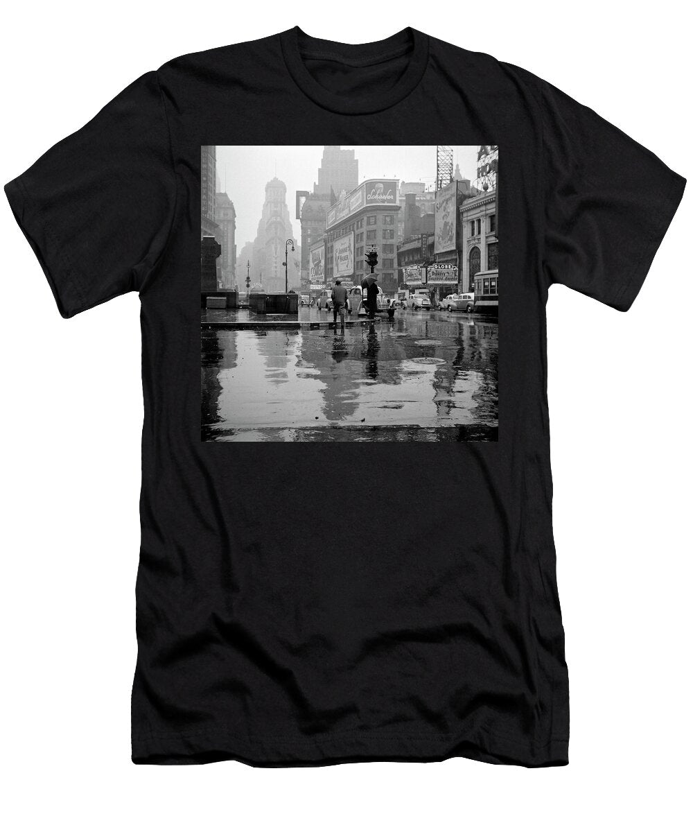 Times Square on a Rainy Day NYC 1943 John Vachon War Is Hell Store T-Shirt