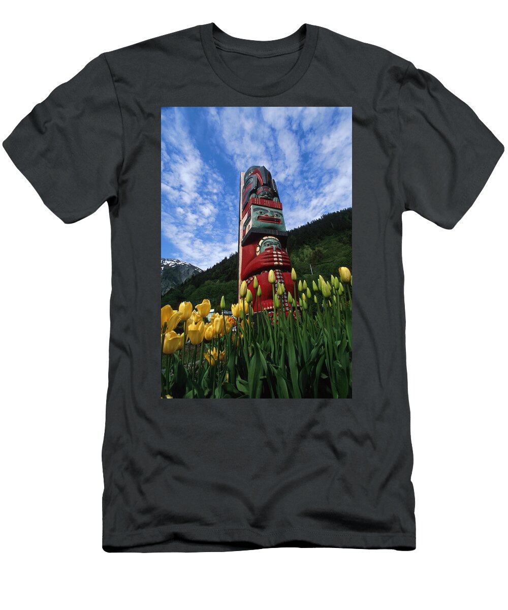Totem Pole with Tulips Juneau Southeast Randy Brandon T-Shirt