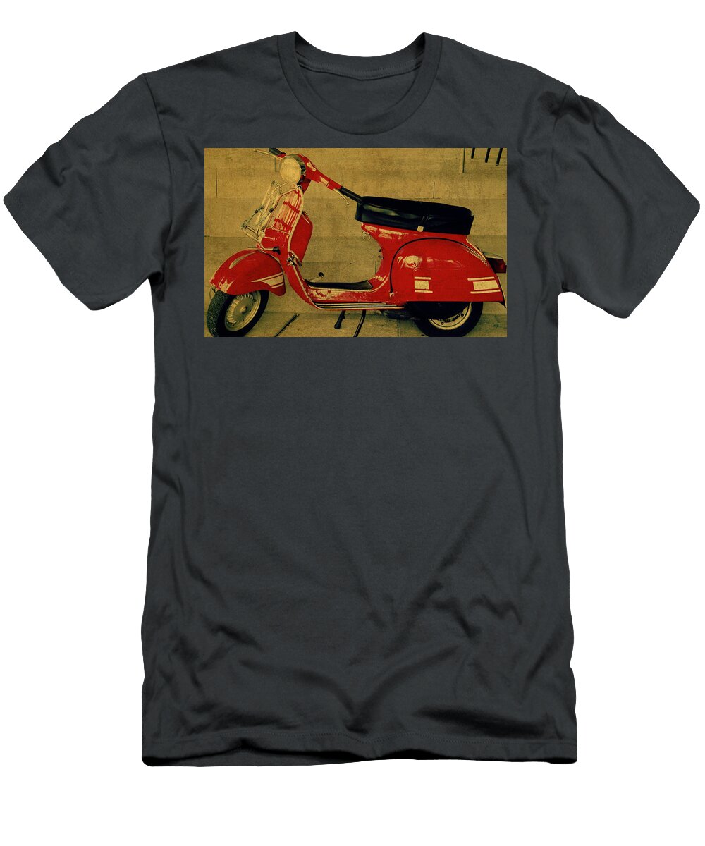 Vintage Vespa Scooter Red Design Turnpike T-Shirt