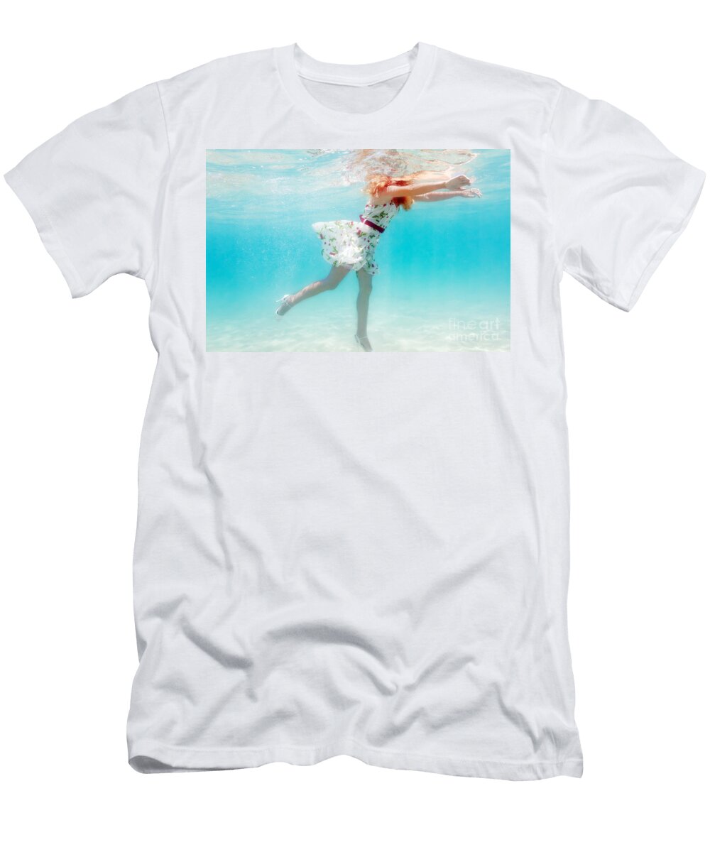 Woman Underwater Mothaibaphoto Prints T-Shirt